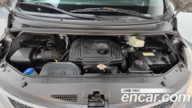 Hyundai Grand Starex 11-Seater Wagon HVX VIP PACK 2012 — фото 6