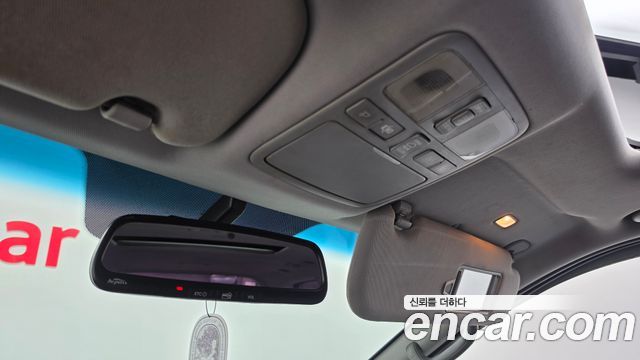 Hyundai Grand Starex 11-Seater Wagon HVX VIP PACK 2012 — фото 18