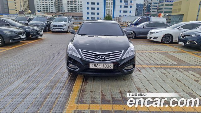 Hyundai Grandeur (HG) HG240 Luxury
