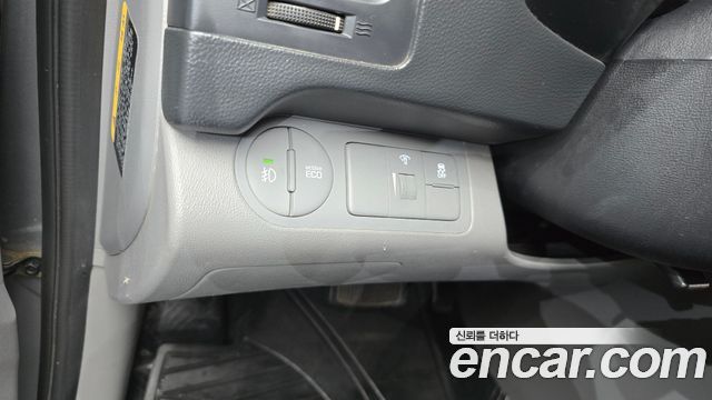 Hyundai Grand Starex 3-Seater VAN Smart 2018 — фото 17