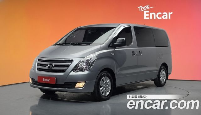 Hyundai Grand Starex 3-Seater VAN Smart