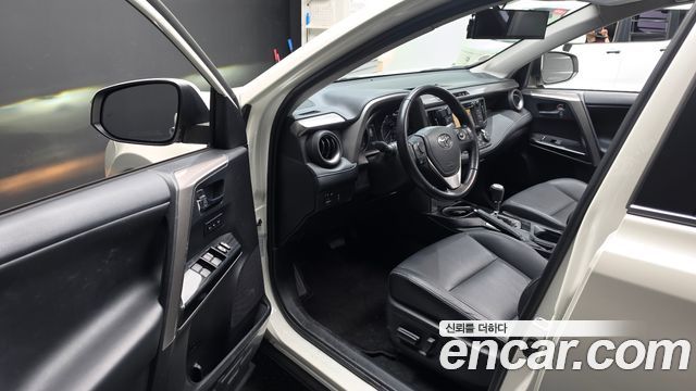 Toyota RAV4 2.5 2WD 4th 2018 — фото 10