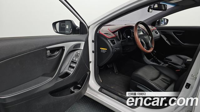 Hyundai Avante 1.6 VGT Modern Standard 2014 — фото 10
