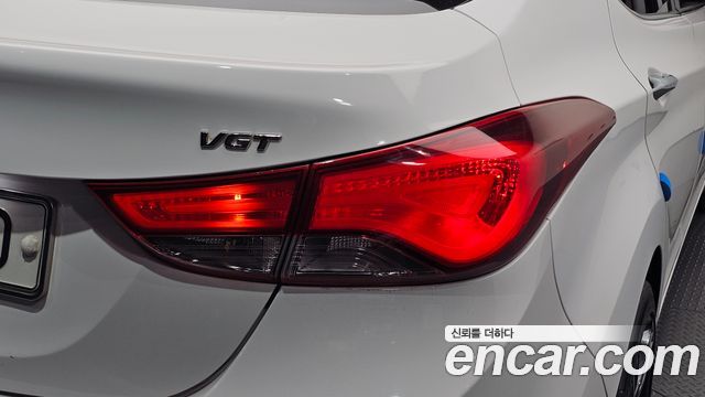 Hyundai Avante 1.6 VGT Modern Standard 2014 — фото 23