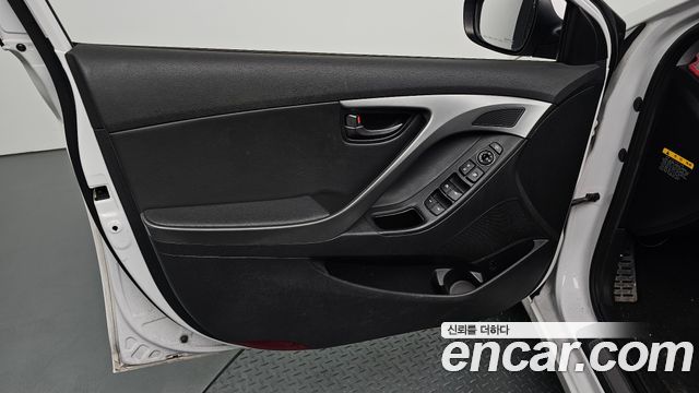 Hyundai Avante 1.6 VGT Modern Standard 2014 — фото 24