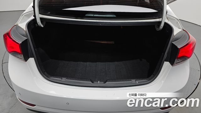 Hyundai Avante 1.6 VGT Modern Standard 2014 — фото 32
