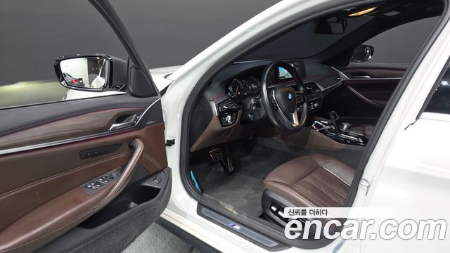 BMW 5 Series (G30) 530i xDrive M Sport Package Plus 2018 — фото 10