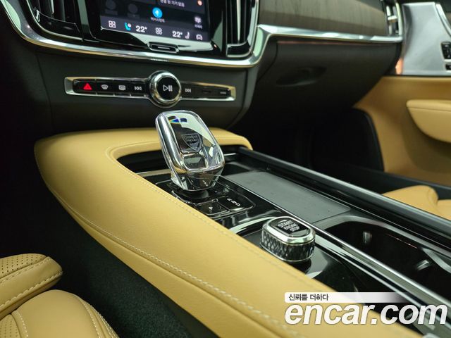 Volvo S90 B6 AWD Ultimate Bright 2024 — фото 18