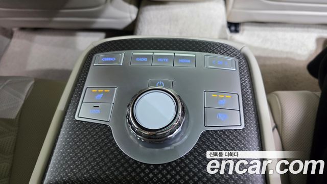 Genesis G80 (RG3) Gasoline 2.5 Turbo AWD 2025 — фото 19