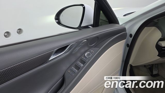 Genesis G80 (RG3) Gasoline 2.5 Turbo AWD 2025 — фото 36