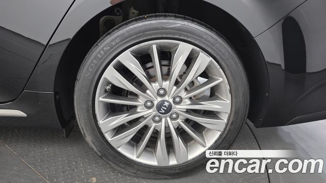 Kia K5 (II) 2.0 Noblesse 2020 — фото 21