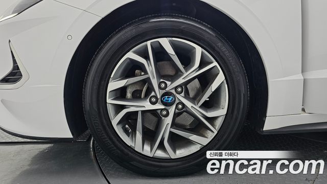 Hyundai Sonata (DN8) 2.0 Premium Family 2020 — фото 5