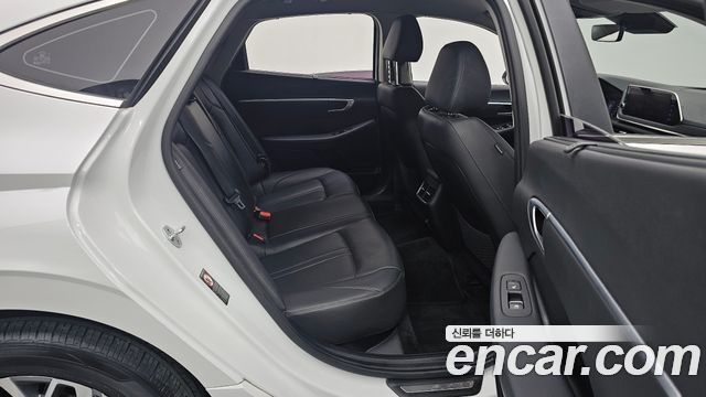 Hyundai Sonata (DN8) 2.0 Premium Family 2020 — фото 11