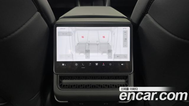 Tesla Model Y Long Range AWD 2025 — фото 31