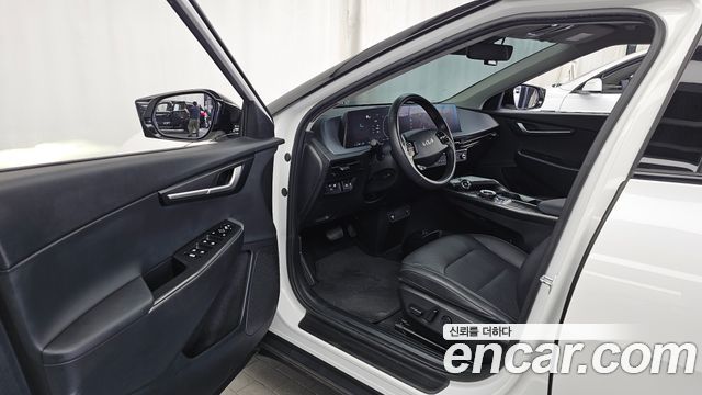 Kia EV6 Long Range Light 2024 — фото 10