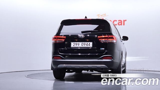 Kia Sorento Diesel 2.0 2WD Noblesse 2016 — фото 4