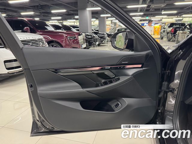 BMW 5 Series (G60) 523d xDrive M Sport 2026 — фото 16