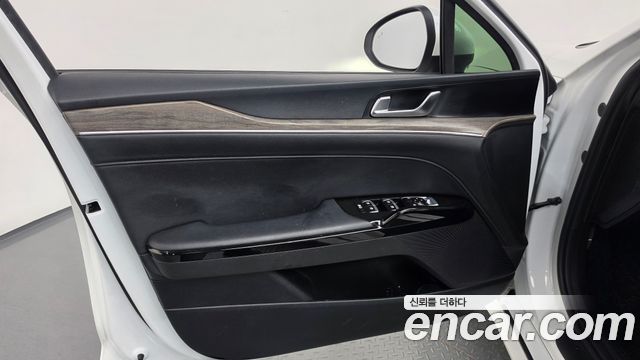 Kia K5 (III) 2.0 Noblesse 2022 — фото 24
