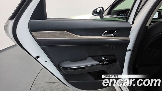 Kia K5 (III) 2.0 Noblesse 2022 — фото 25