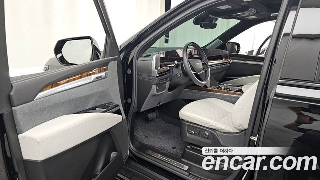 Cadillac Escalade (V) 6.2 ESV ESV Sports Platinum 2025 — фото 10