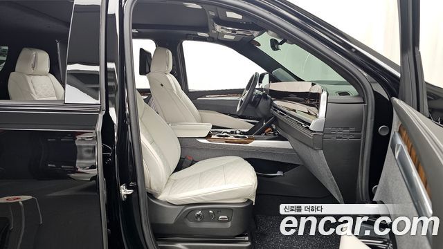 Cadillac Escalade (V) 6.2 ESV ESV Sports Platinum 2025 — фото 11