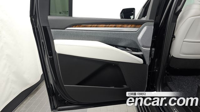Cadillac Escalade (V) 6.2 ESV ESV Sports Platinum 2025 — фото 25