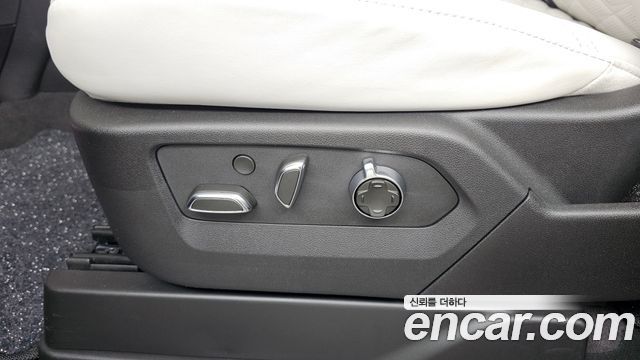Cadillac Escalade (V) 6.2 ESV ESV Sports Platinum 2025 — фото 36