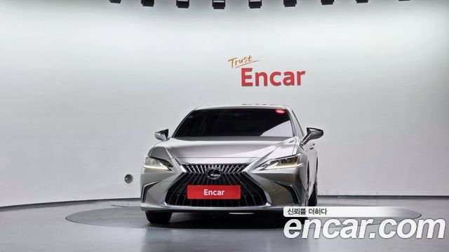 Lexus ES300h (VII) Luxury Plus 2024 — фото 3