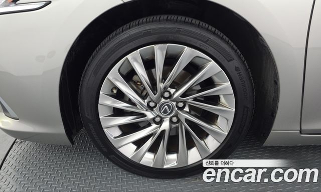 Lexus ES300h (VII) Luxury Plus 2024 — фото 5