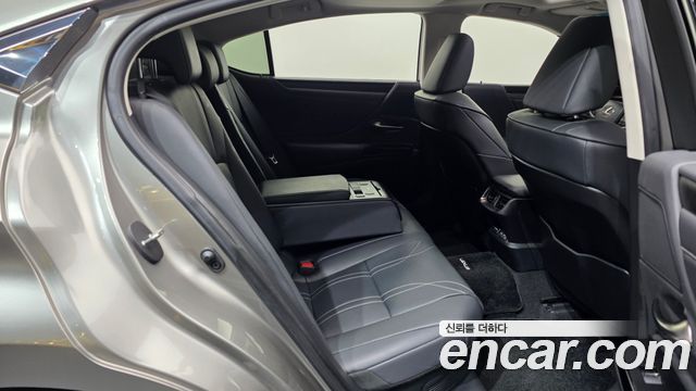 Lexus ES300h (VII) Luxury Plus 2024 — фото 12