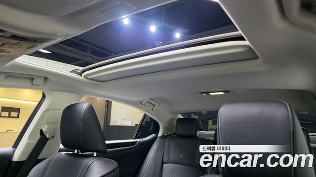 Lexus ES300h (VII) Luxury Plus 2024 — фото 18