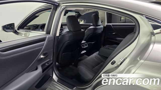 Lexus ES300h (VII) Luxury Plus 2024 — фото 26