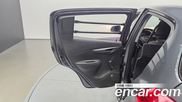 Chevrolet Spark Van 2019 — фото 25