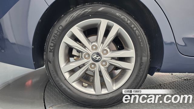 Hyundai Avante (AD) 1.6 e-VGT SMART Special 2016 — фото 5