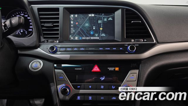 Hyundai Avante (AD) 1.6 e-VGT SMART Special 2016 — фото 13