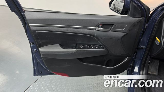 Hyundai Avante (AD) 1.6 e-VGT SMART Special 2016 — фото 24