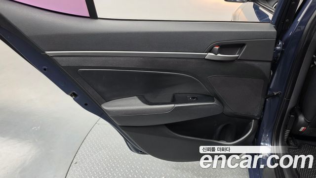 Hyundai Avante (AD) 1.6 e-VGT SMART Special 2016 — фото 25