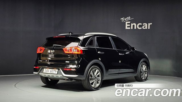 Kia Niro Prestige 2018 — фото 2