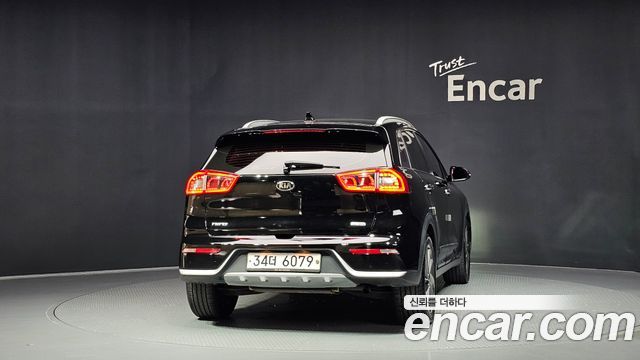 Kia Niro Prestige 2018 — фото 4
