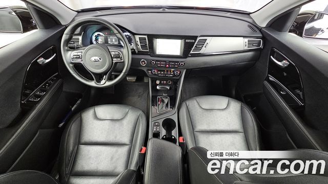 Kia Niro Prestige 2018 — фото 7