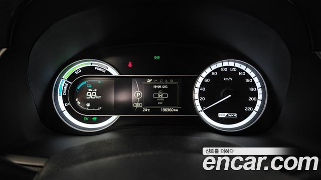 Kia Niro Prestige 2018 — фото 8