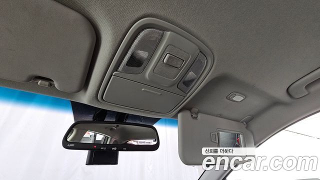 Kia Niro Prestige 2018 — фото 17