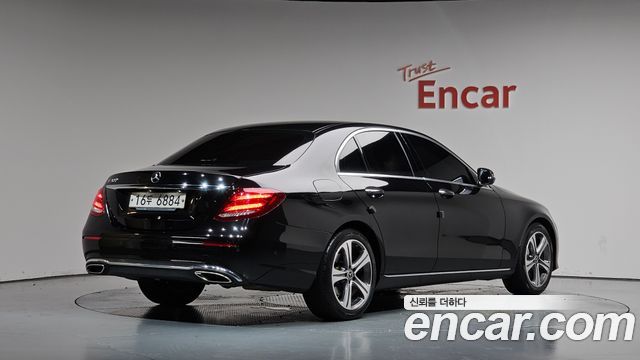 Mercedes-Benz E-Class (W213) E300 Avantgarde 2019 — фото 2