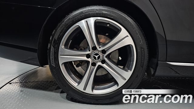 Mercedes-Benz E-Class (W213) E300 Avantgarde 2019 — фото 21