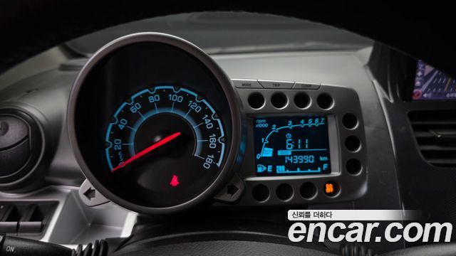 Chevrolet Spark LPG LT Standard 2012 — фото 8