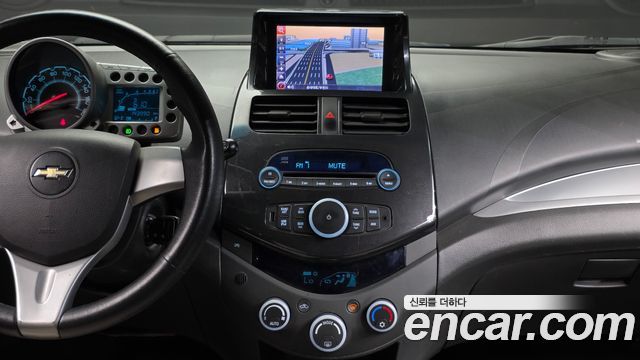 Chevrolet Spark LPG LT Standard 2012 — фото 14