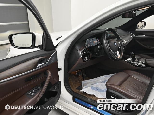BMW 5 Series (G30) 530i xDrive M Sport Package Plus 2018 — фото 15
