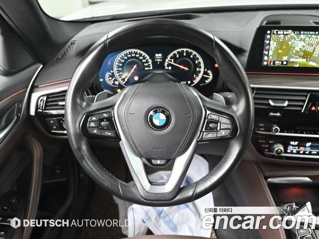 BMW 5 Series (G30) 530i xDrive M Sport Package Plus 2018 — фото 17
