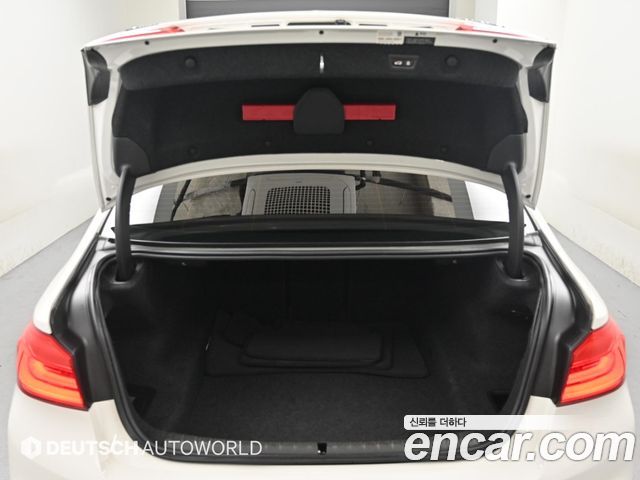 BMW 5 Series (G30) 530i xDrive M Sport Package Plus 2018 — фото 23