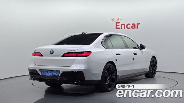 BMW i7 (G70) xDrive 60 M sport 2025 — фото 2